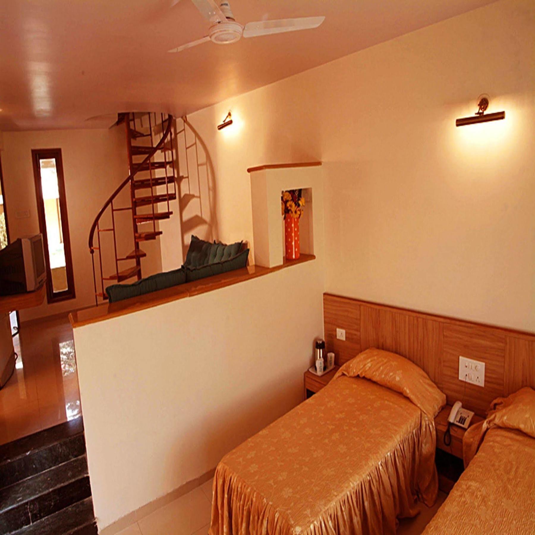 Sahil Sarovar Portico 罗纳瓦拉 外观 照片