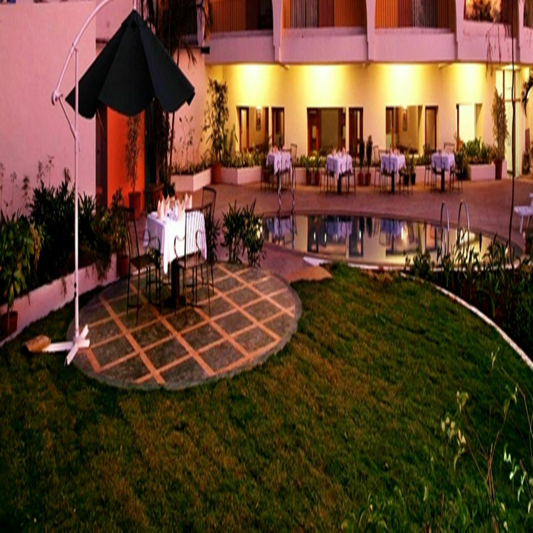 Sahil Sarovar Portico 罗纳瓦拉 外观 照片
